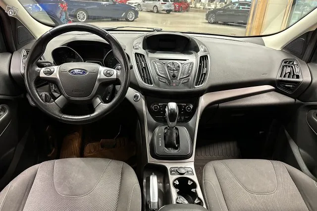 Ford Kuga 2,0 TDCi 150 hv PowerShift AWD A6 Trend *Vakkari / Koukku / P-Tutkat / Moottorinlämmitin* Image 7