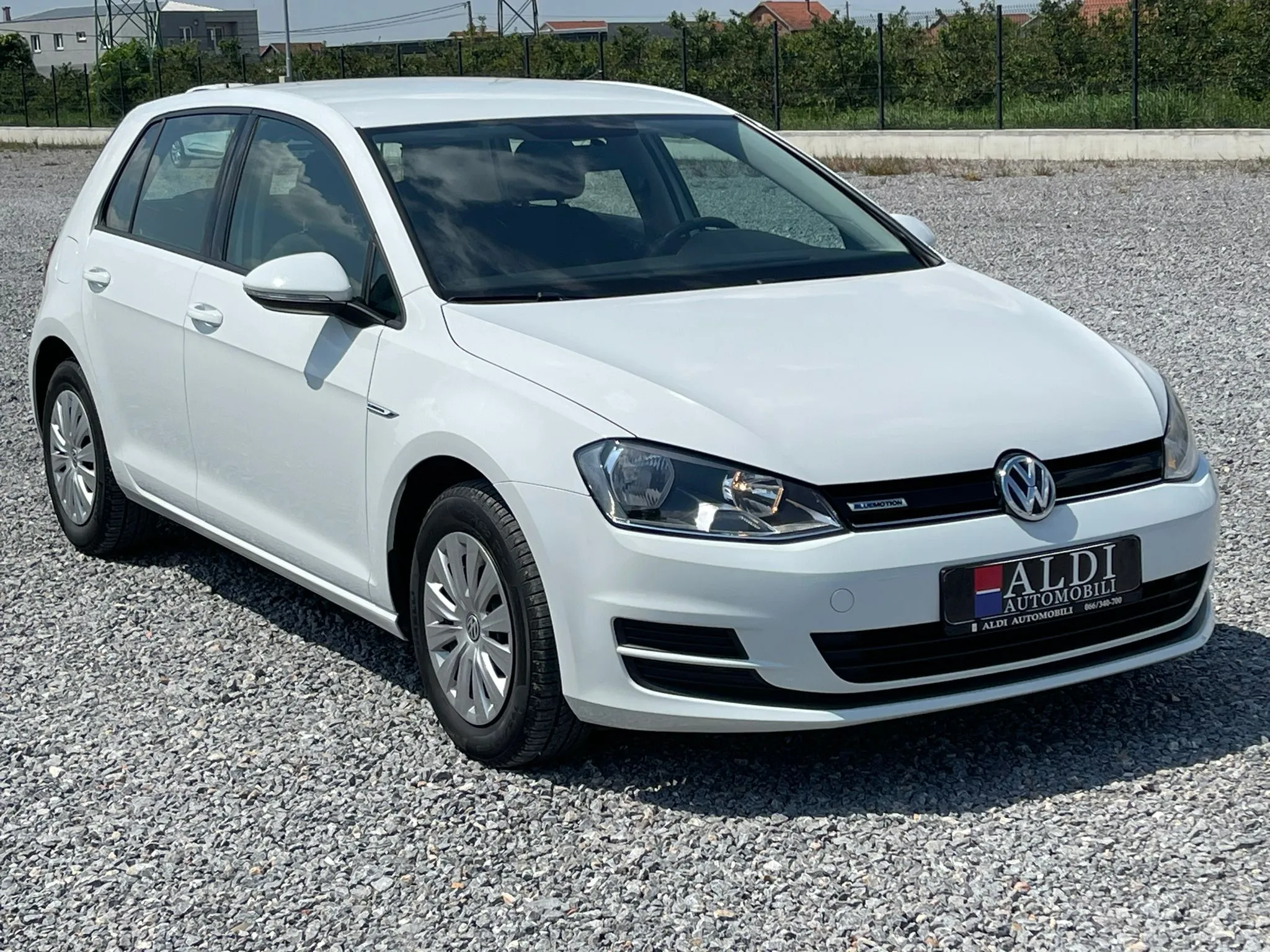 Volkswagen Golf 7 1.4 TGi/Bluemotion Image 1