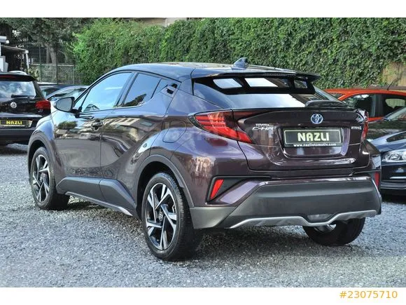 Toyota C-HR 1.8 Hybrid Passion X-Pack Image 4